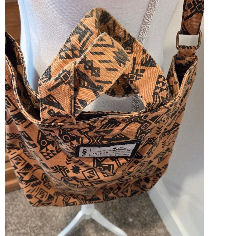 Kavu Canvas Sling‎ Bag Tan Black Geo Print True Outdoor Wear Adjustable Strap